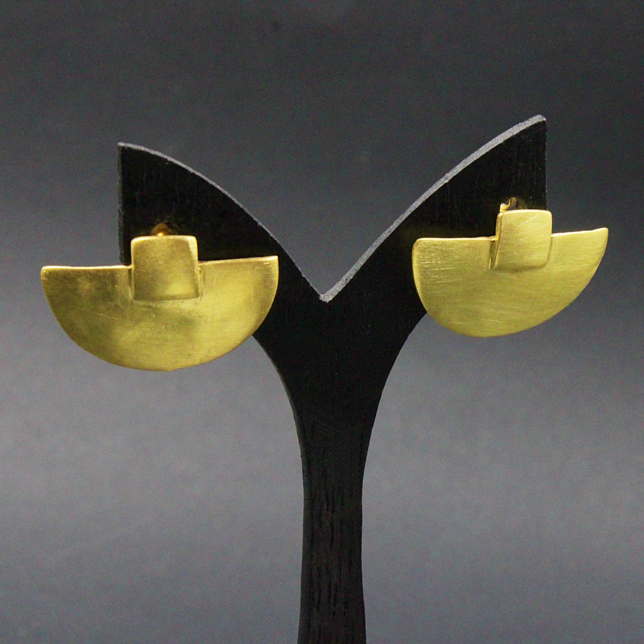 Pendientes PRA' de diseño en latón bañados en oro - Diseño con carácter