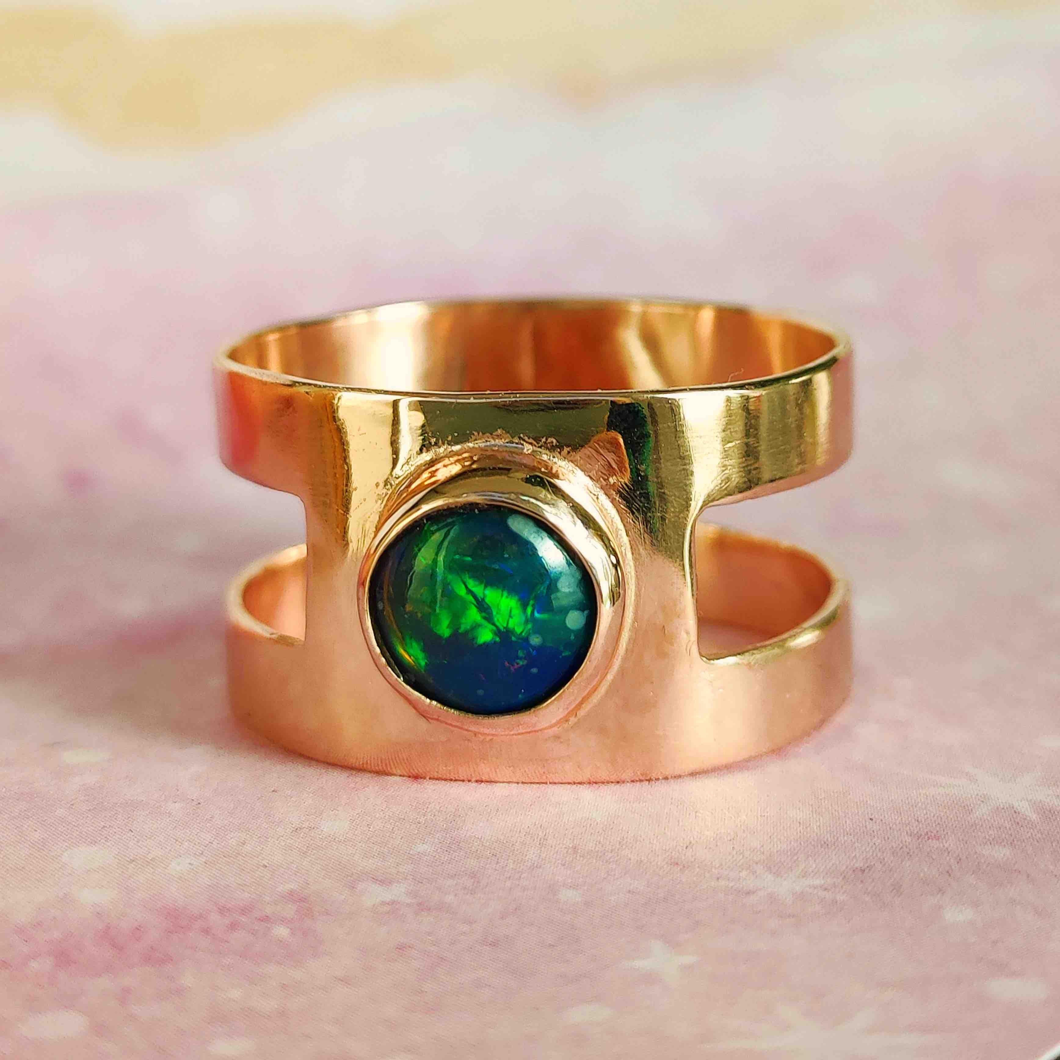 Anillo Ancho Egipcio con Ópalo