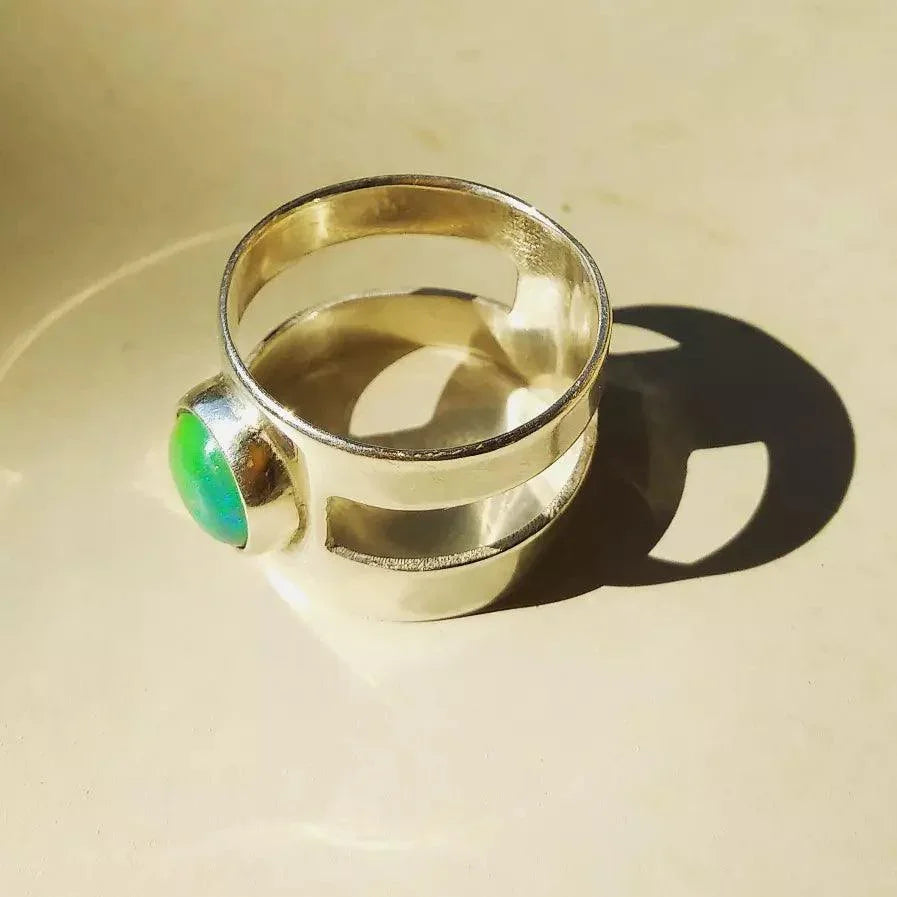 Anillo Ancho Egipcio con Ópalo