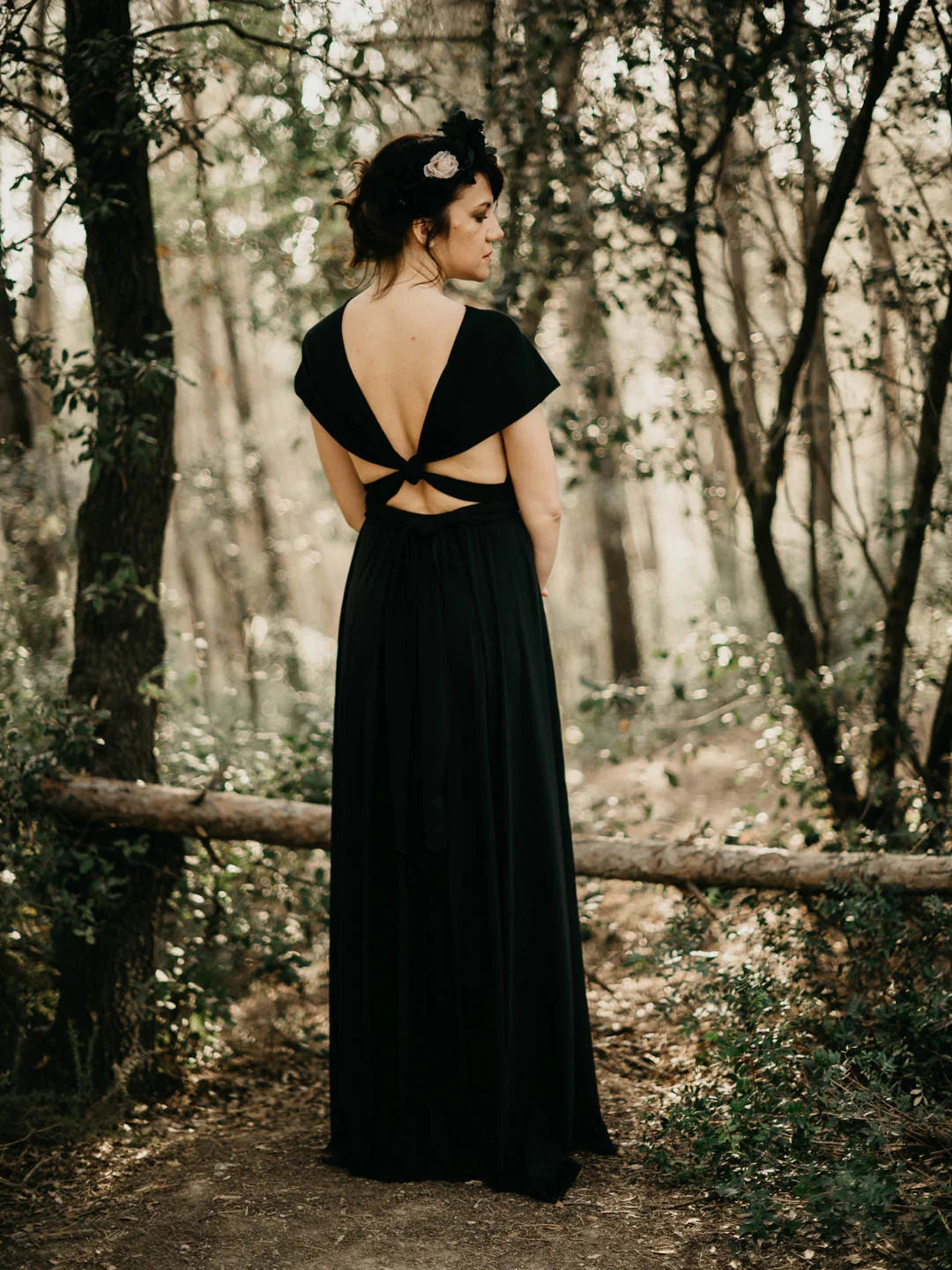 Diadema Elegante Blanco y Negro - Corona Artesanal